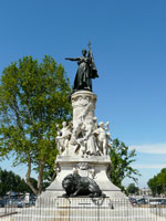 Monument du centenaire du ratachement d'avignon et du comtat venaissain à la france 